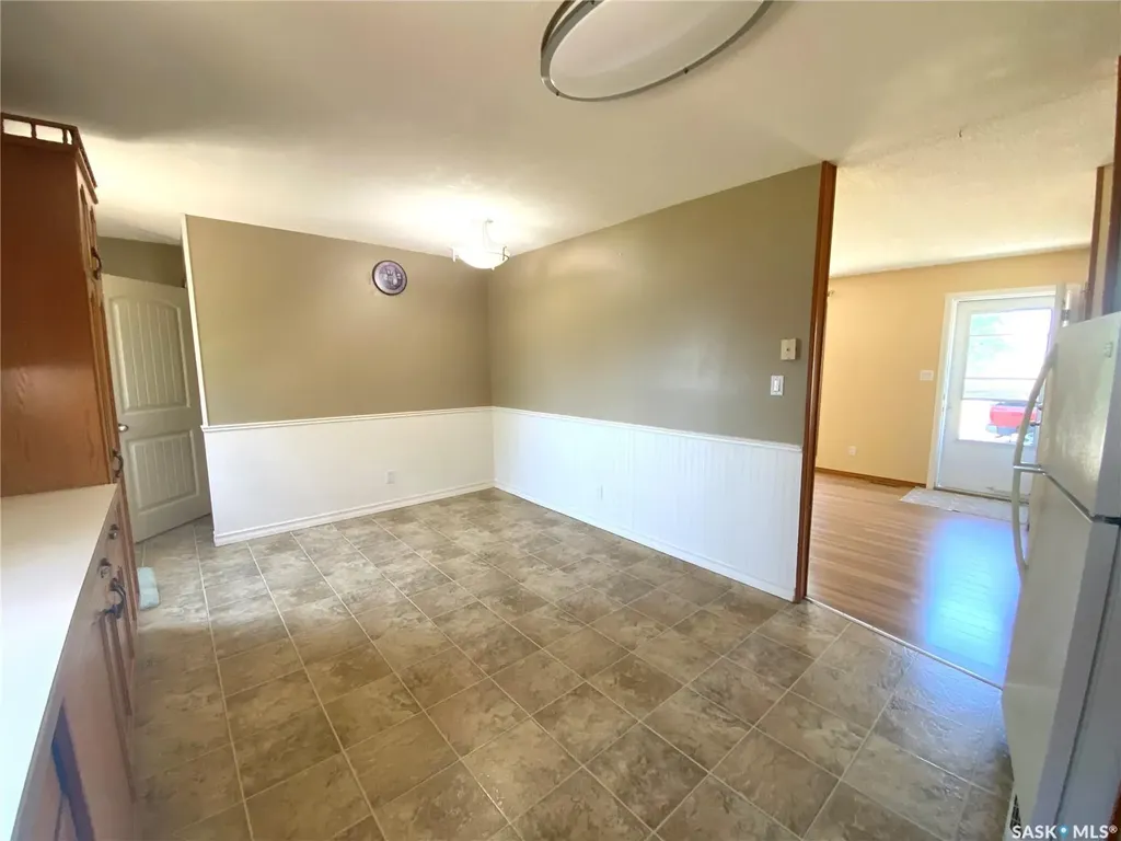 216 3rd Street E Frontier SK S0N 0W0