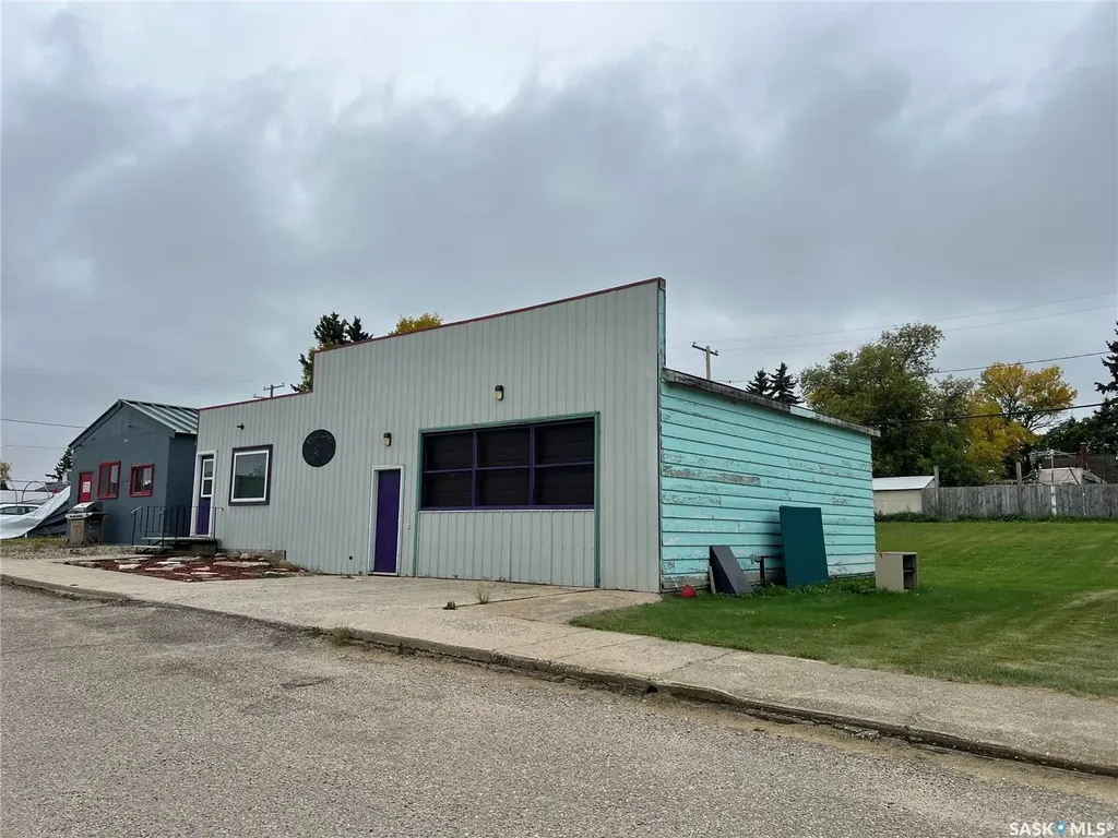 111 Railway Avenue N Middle Lake SK S0K 2X0