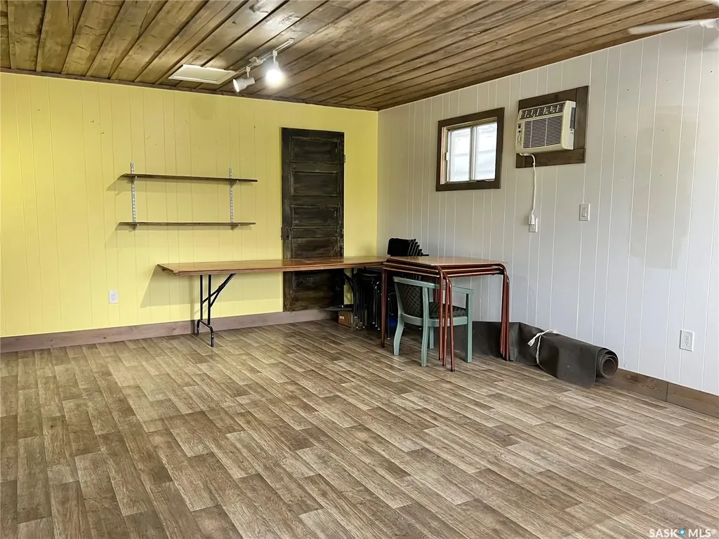 111 Railway Avenue N Middle Lake SK S0K 2X0