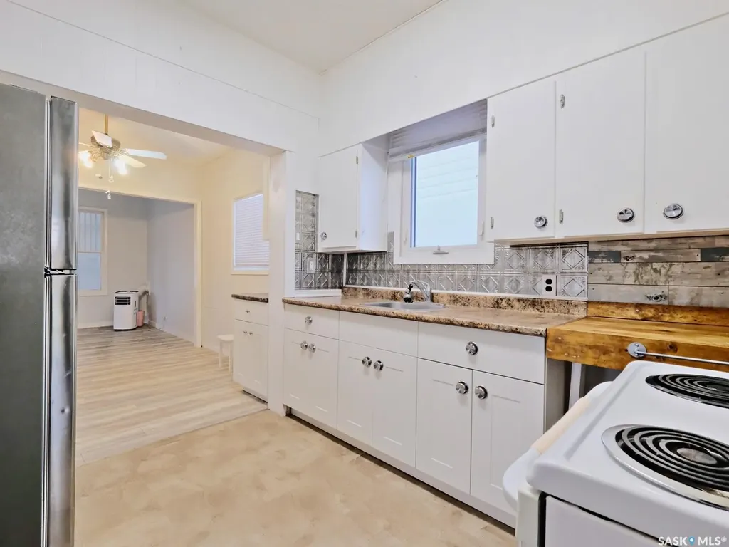 311 5th Avenue W Biggar SK S0K 0M0