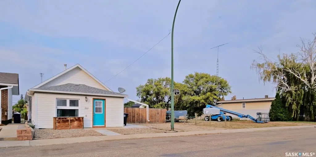 311 5th Avenue W Biggar SK S0K 0M0