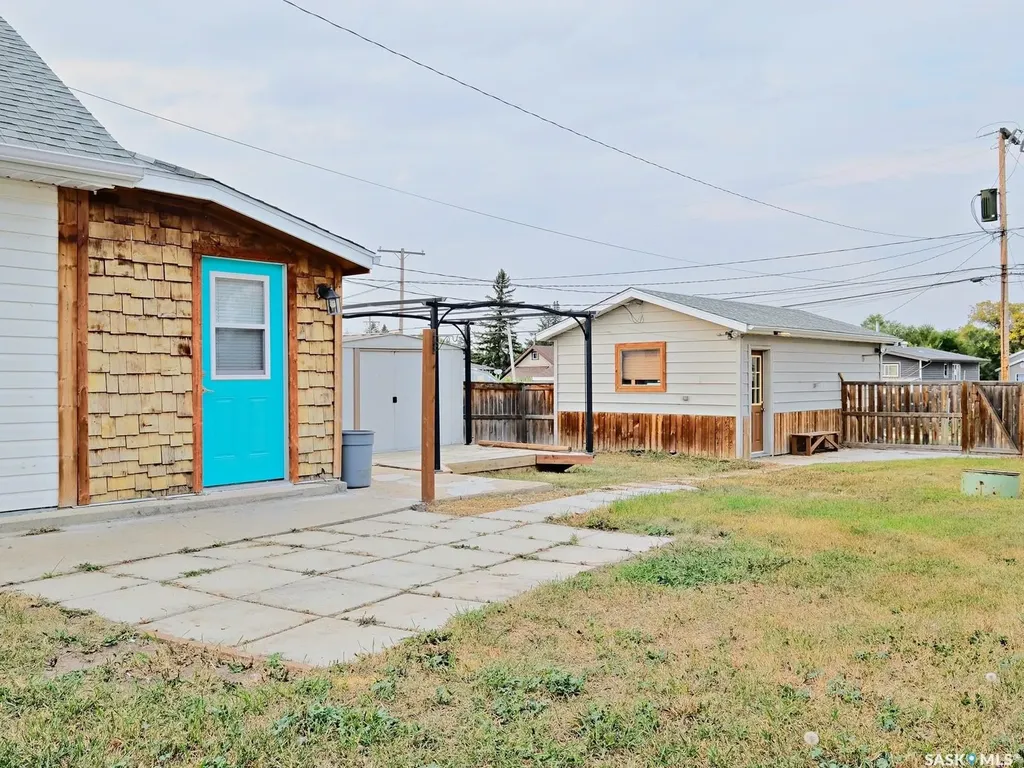 311 5th Avenue W Biggar SK S0K 0M0