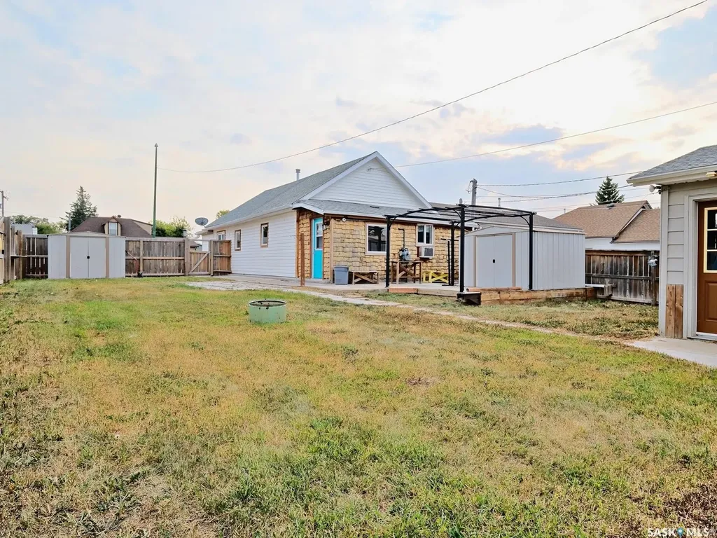 311 5th Avenue W Biggar SK S0K 0M0