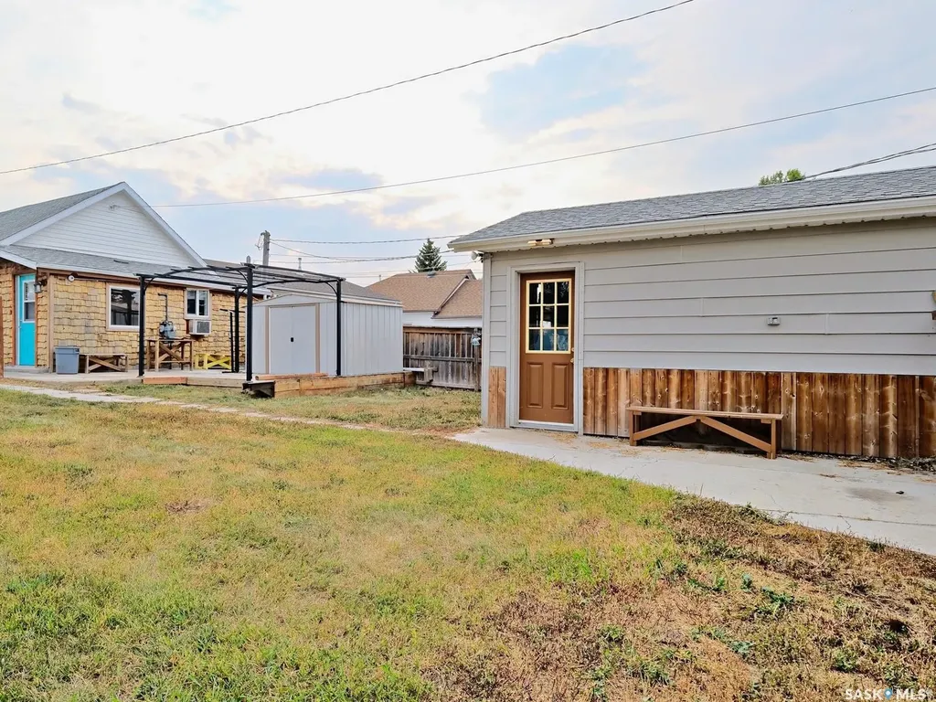311 5th Avenue W Biggar SK S0K 0M0