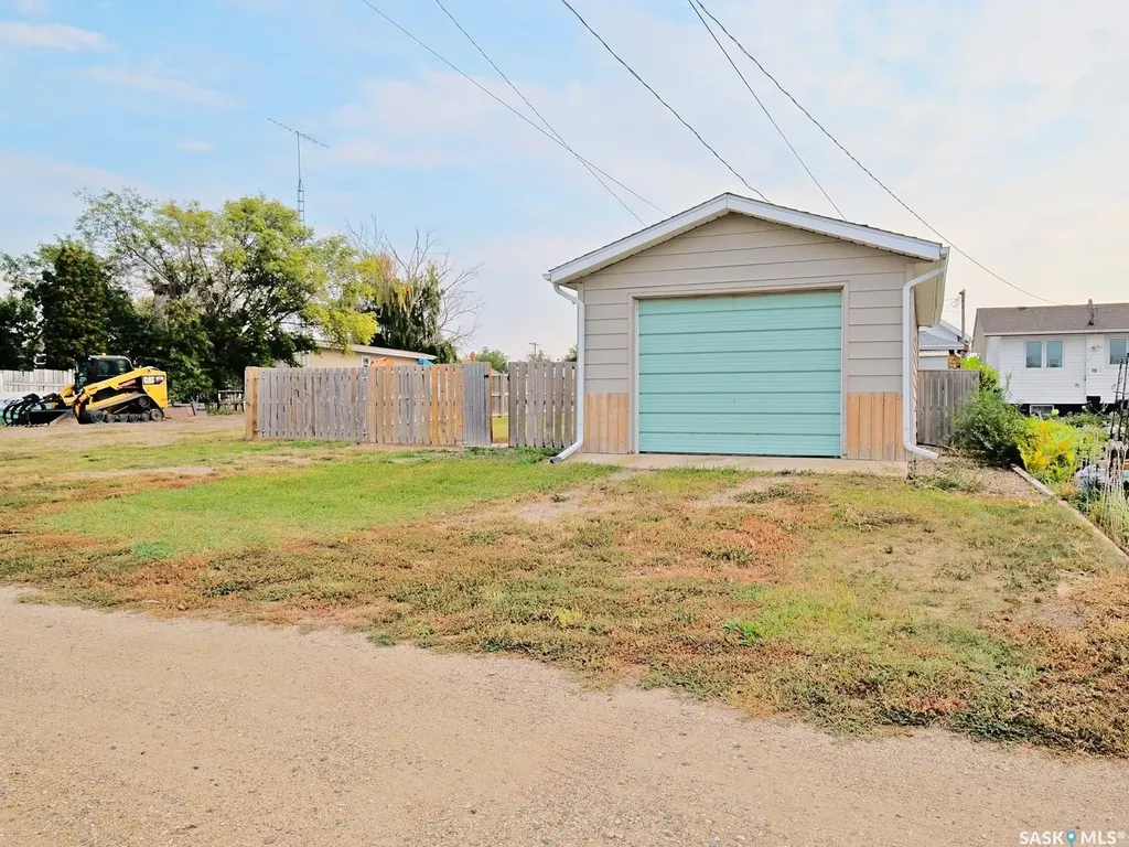 311 5th Avenue W Biggar SK S0K 0M0