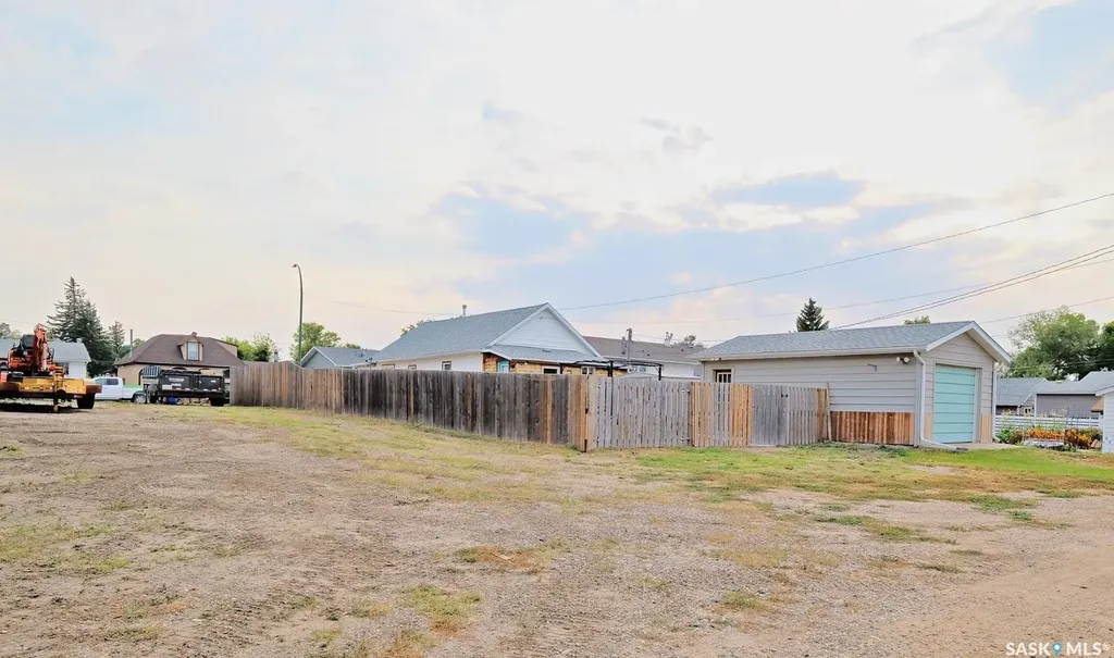 311 5th Avenue W Biggar SK S0K 0M0