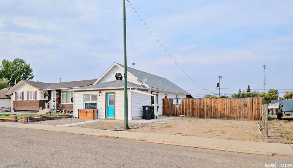 311 5th Avenue W Biggar SK S0K 0M0