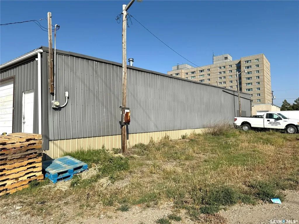 1161 98th Street North Battleford SK S9A 0L7