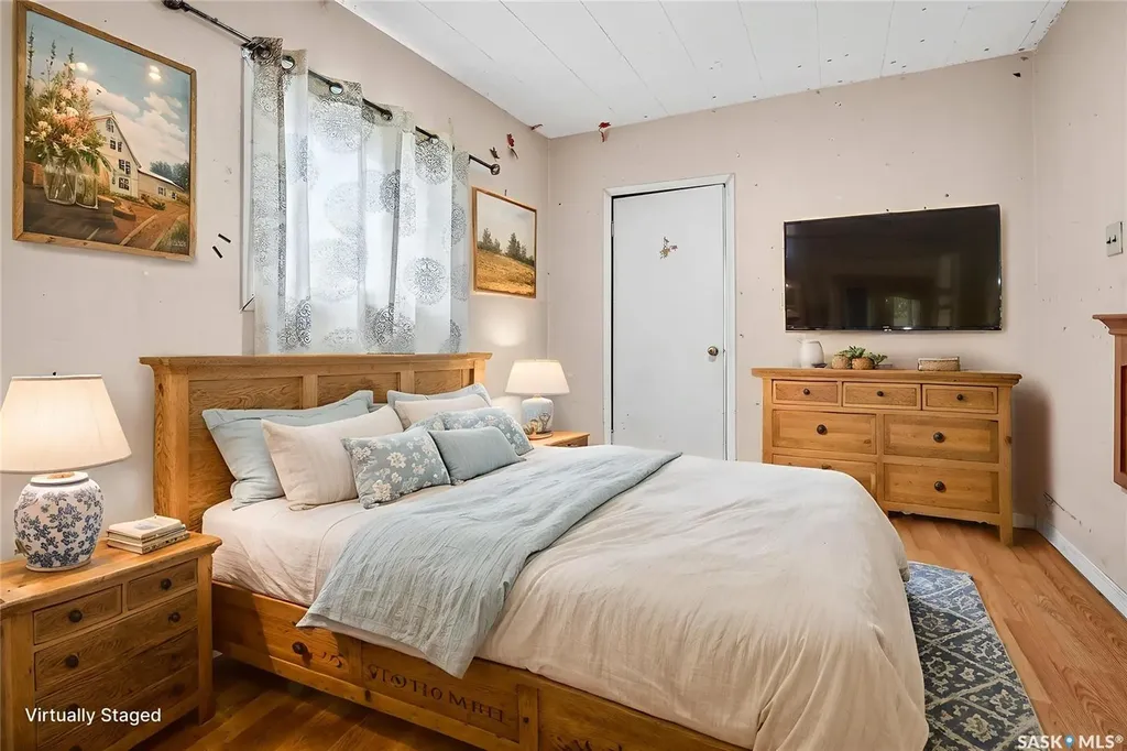 1038 Athabasca Street E Moose Jaw SK S6H 0N2