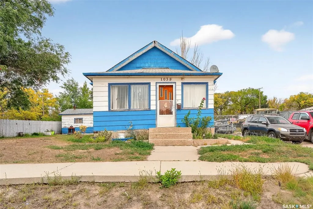1038 Athabasca Street E Moose Jaw SK S6H 0N2