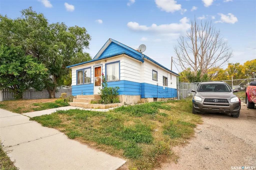1038 Athabasca Street E Moose Jaw SK S6H 0N2