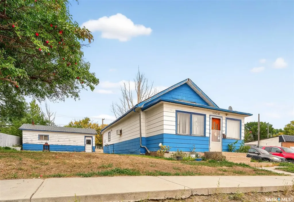 1038 Athabasca Street E Moose Jaw SK S6H 0N2