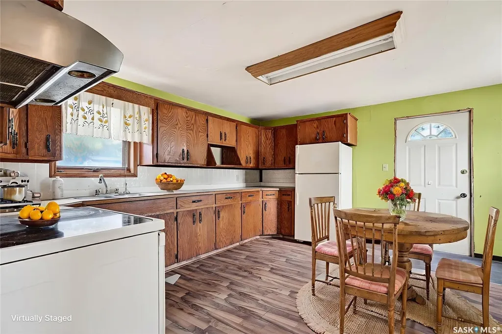 1038 Athabasca Street E Moose Jaw SK S6H 0N2