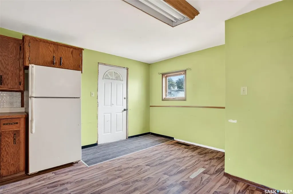 1038 Athabasca Street E Moose Jaw SK S6H 0N2