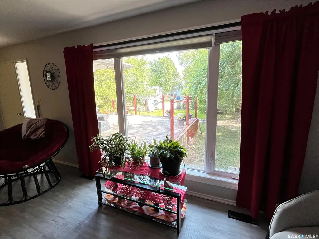 202 Hood Street Maple Creek SK S0N 1N0