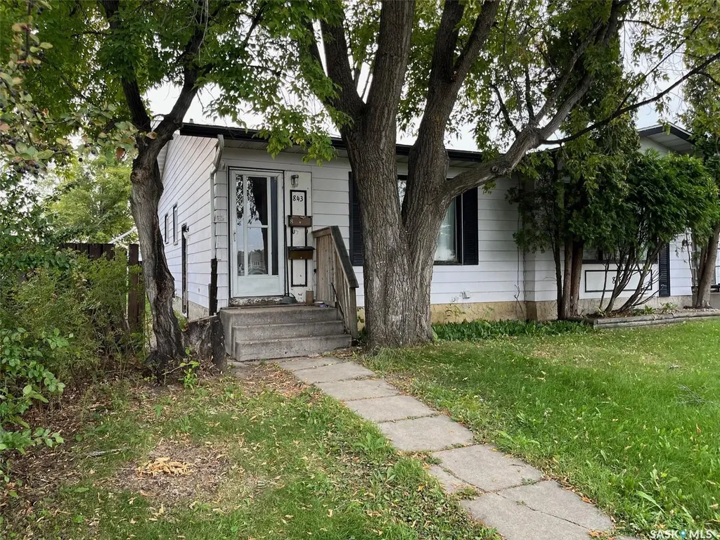 843 7th Street E Prince Albert SK S6V 6T3