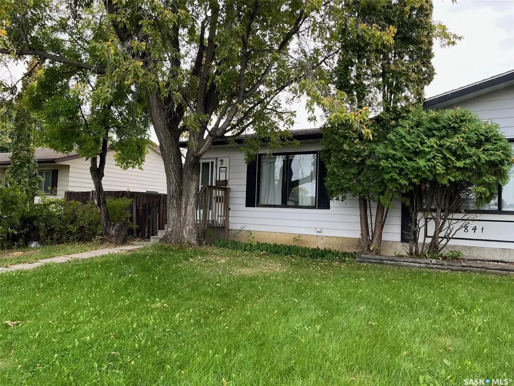 843 7th Street E Prince Albert SK S6V 6T3