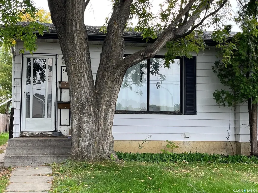 843 7th Street E Prince Albert SK S6V 6T3