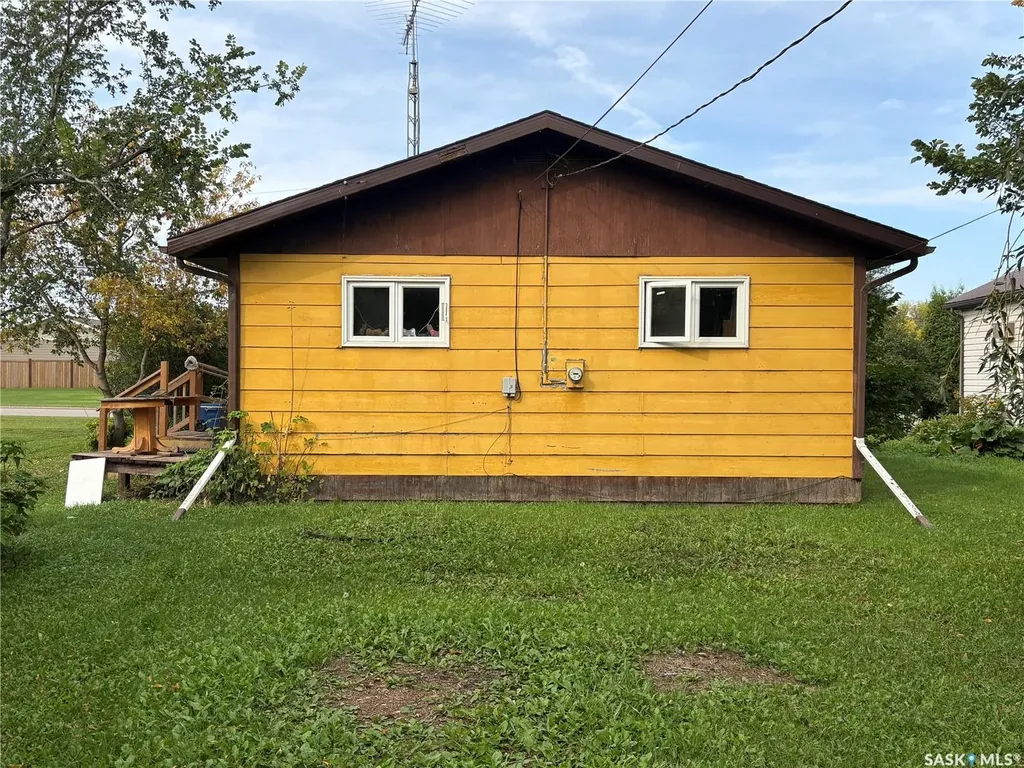 202 Dixon Avenue Kinistino SK S0J 1H0