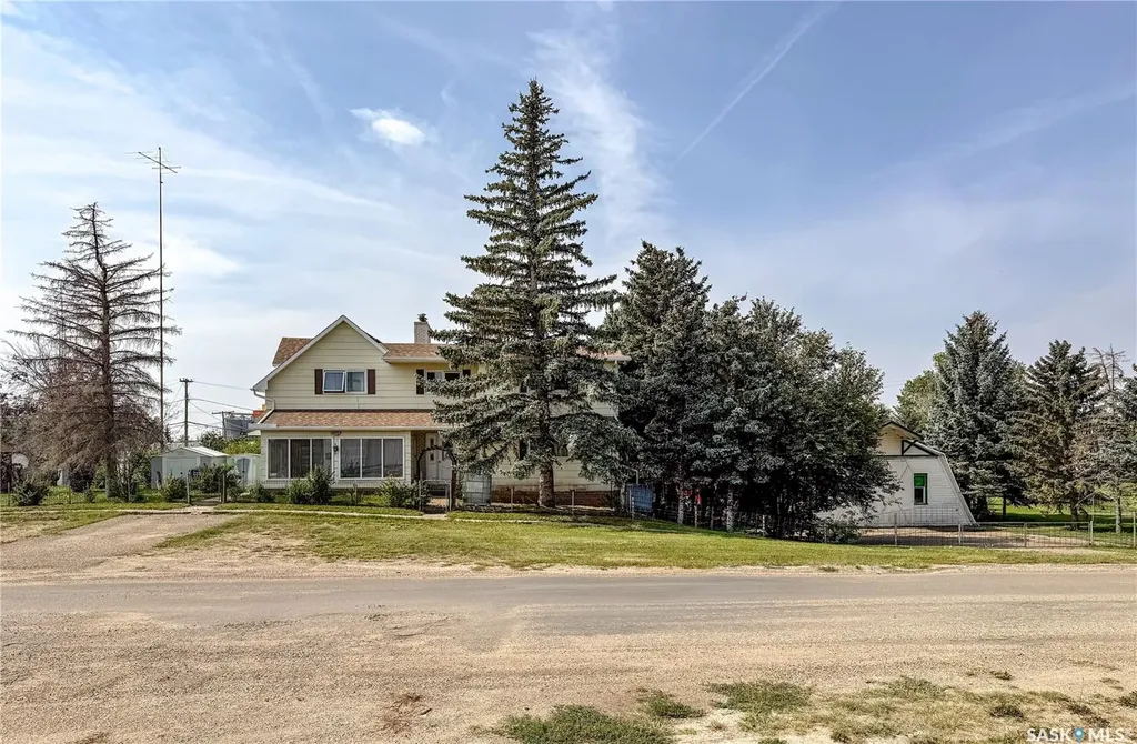 107 Centre Street Kincaid SK S0H 2J0