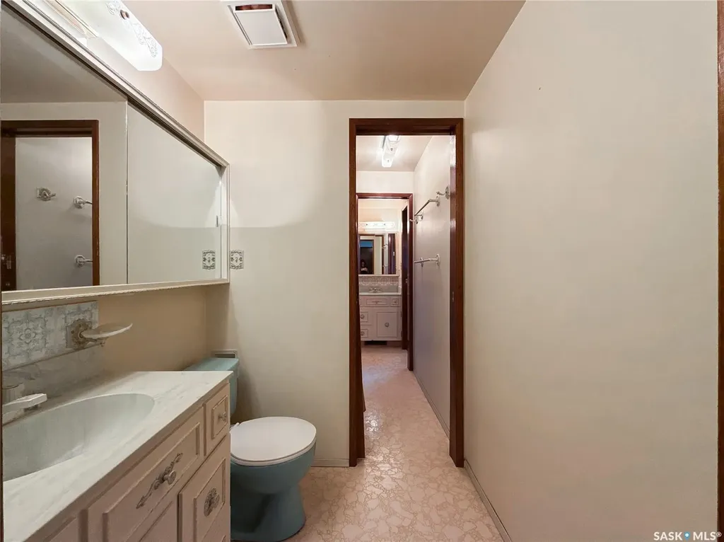 107 Centre Street Kincaid SK S0H 2J0