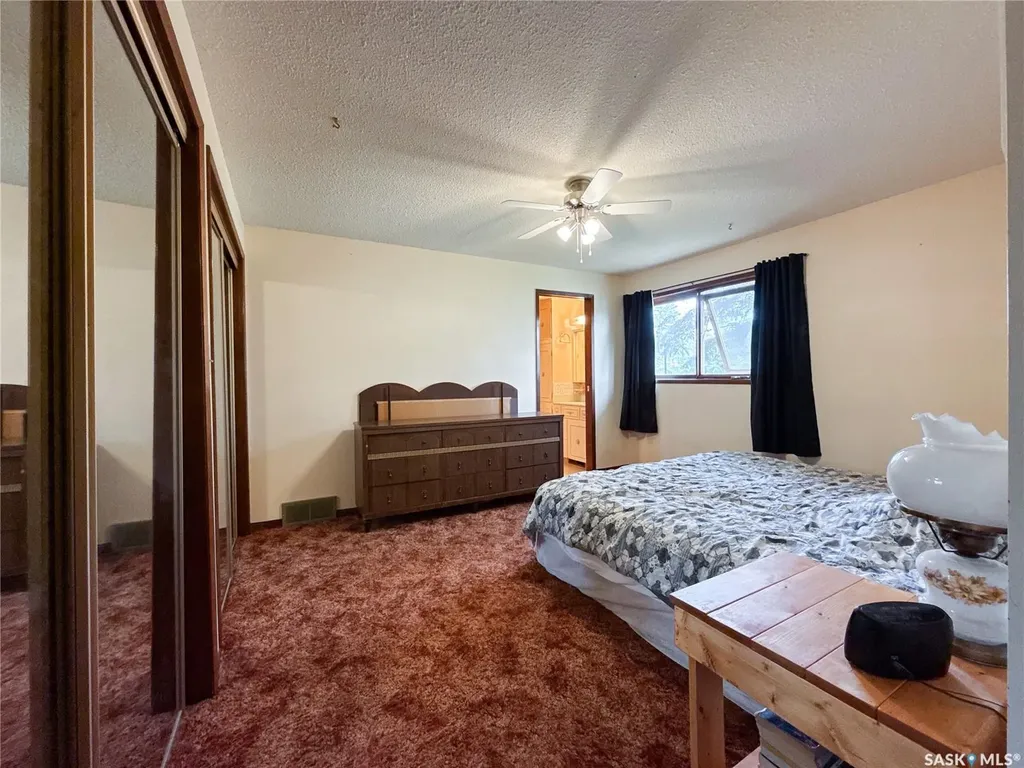 107 Centre Street Kincaid SK S0H 2J0