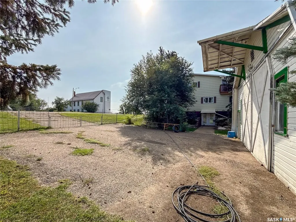 107 Centre Street Kincaid SK S0H 2J0