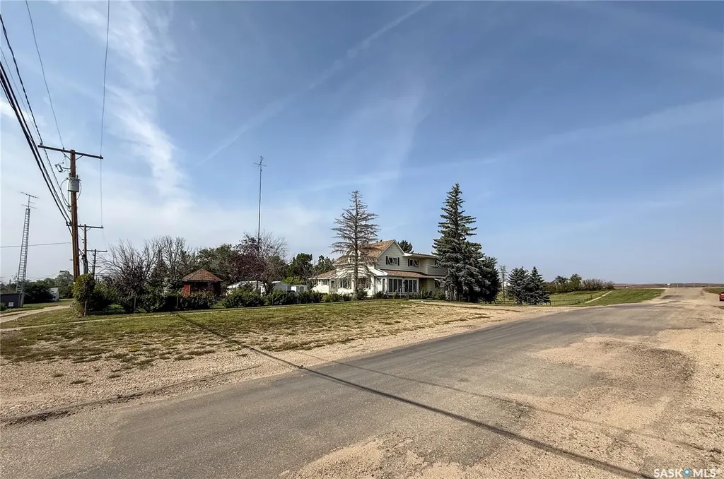 107 Centre Street Kincaid SK S0H 2J0
