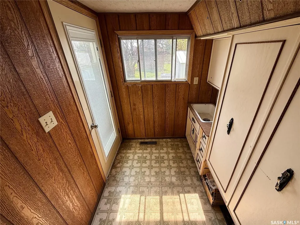 107 Centre Street Kincaid SK S0H 2J0