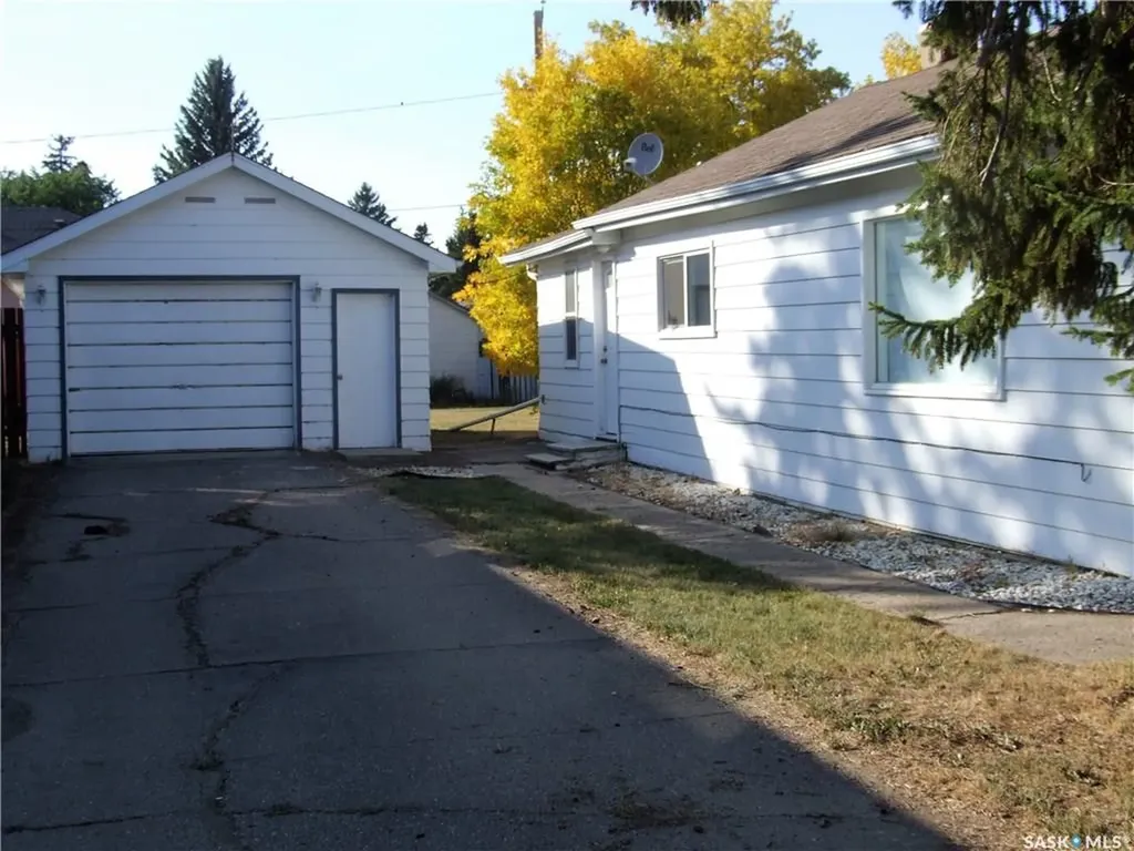 118 2nd Street W Leader SK S0N 1H0