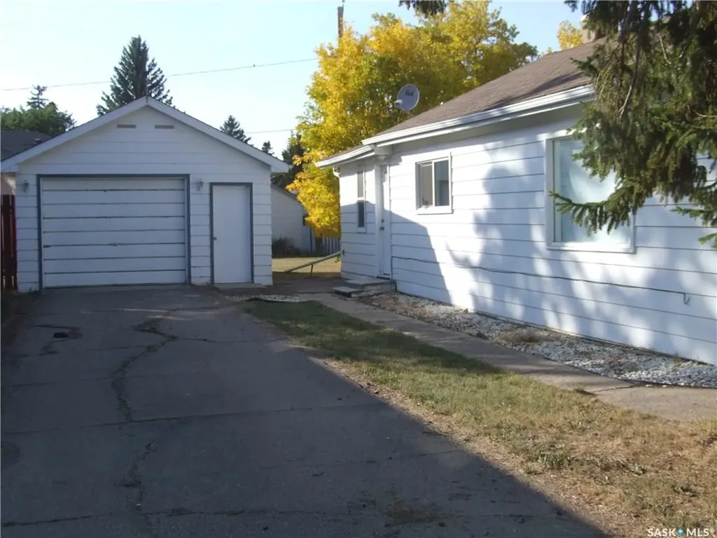 118 2nd Street W Leader SK S0N 1H0