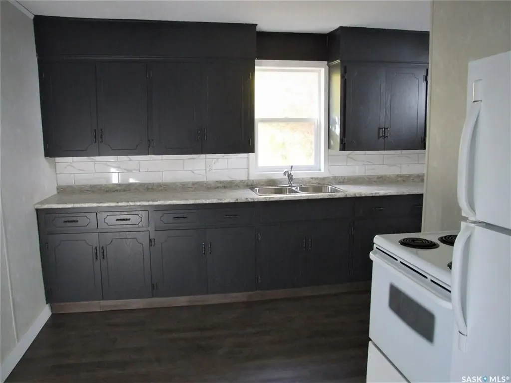 118 2nd Street W Leader SK S0N 1H0