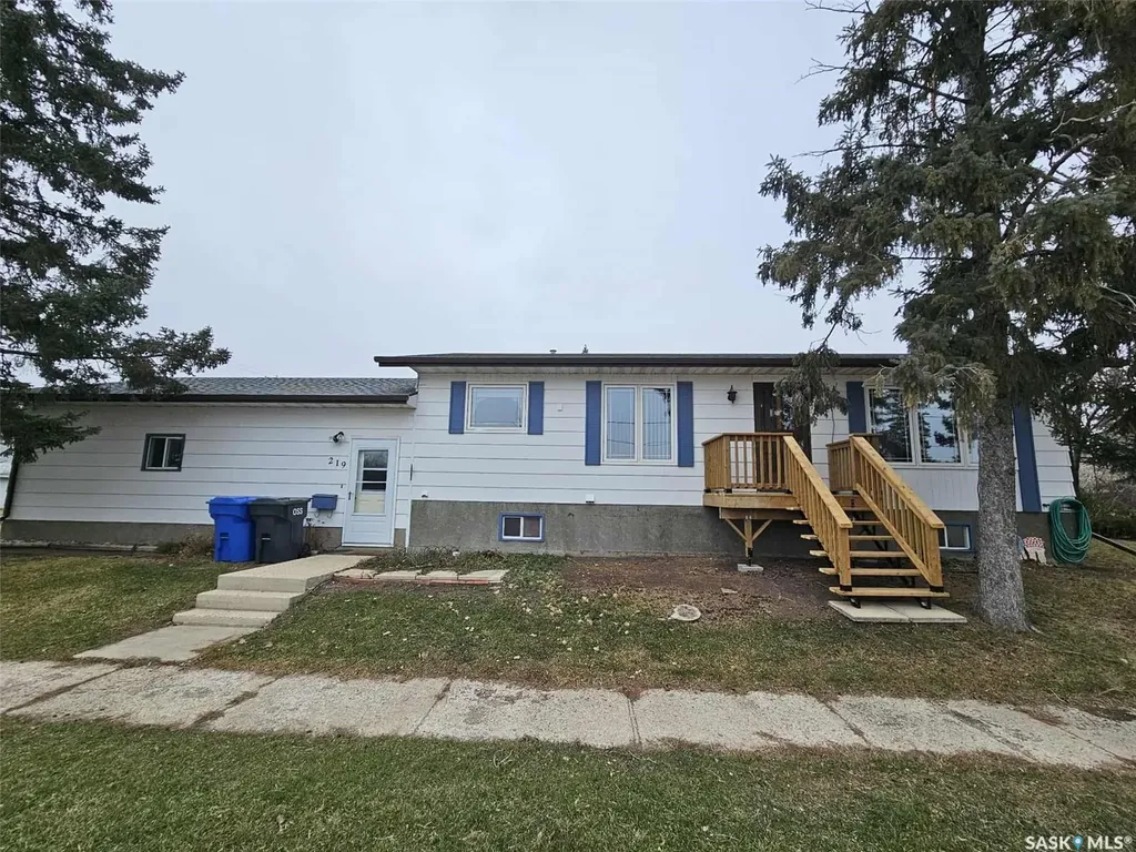 219 Carl Avenue E Langenburg SK S0A 2A0