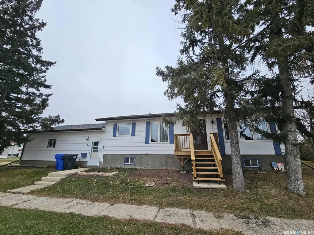 219 Carl Avenue E Langenburg SK S0A 2A0