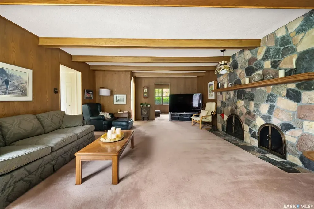 70 Lowry Place Regina SK S4S 6C7