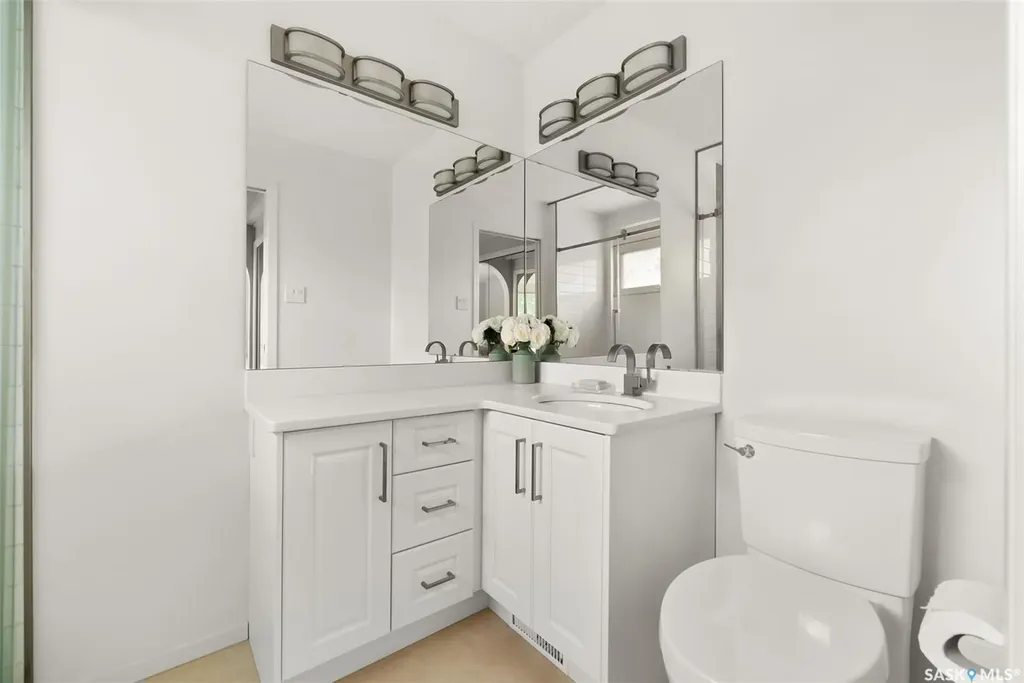 70 Lowry Place Regina SK S4S 6C7
