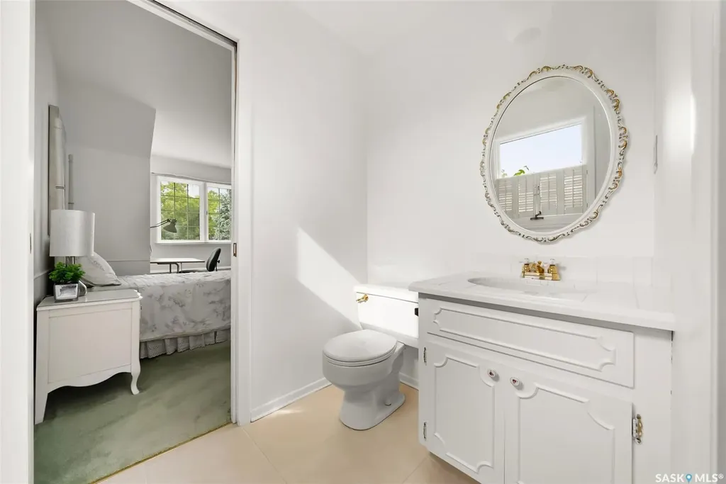 70 Lowry Place Regina SK S4S 6C7