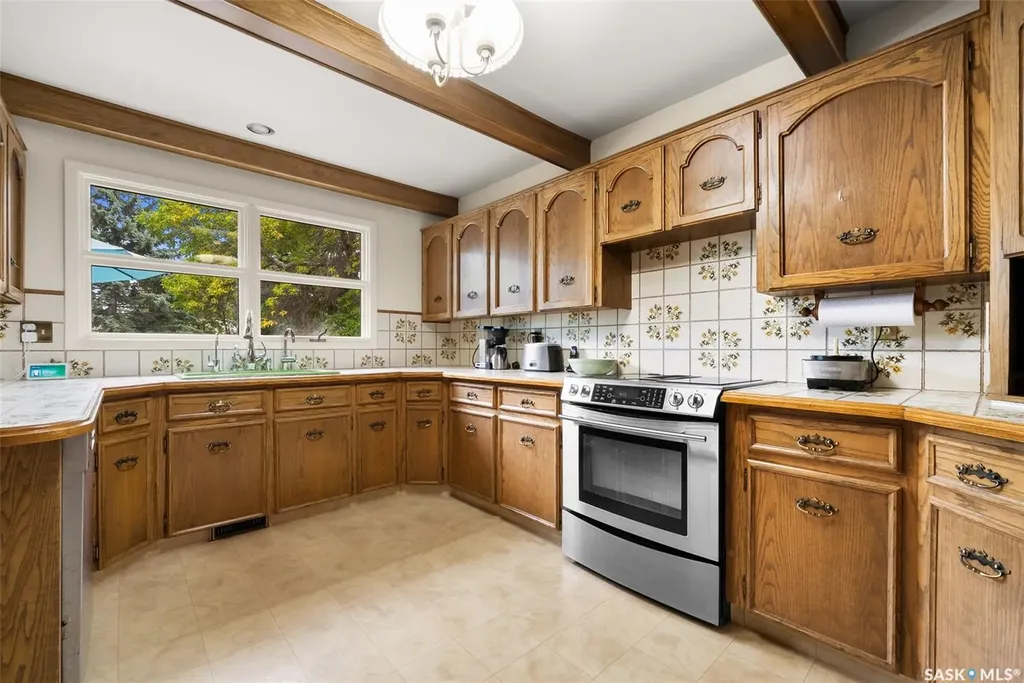 70 Lowry Place Regina SK S4S 6C7