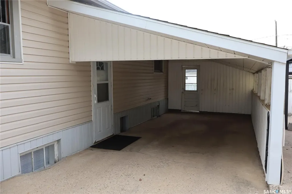 505 3rd Avenue E Assiniboia SK S0H 0B0