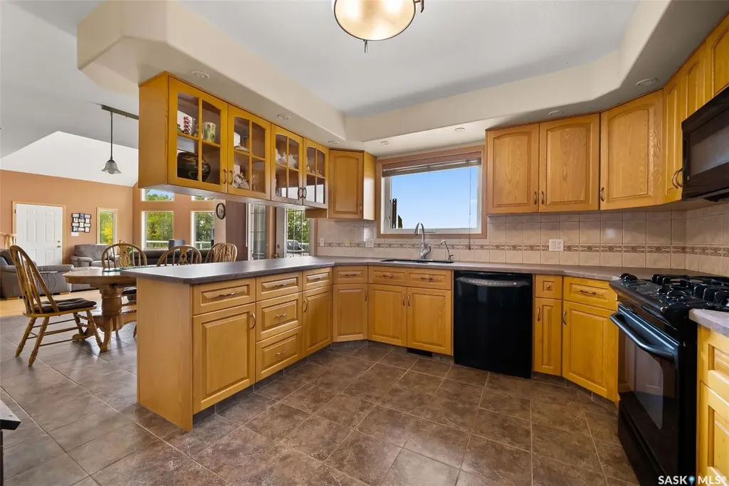 30 Larocque Estates Katepwa Beach SK S0G 1S0