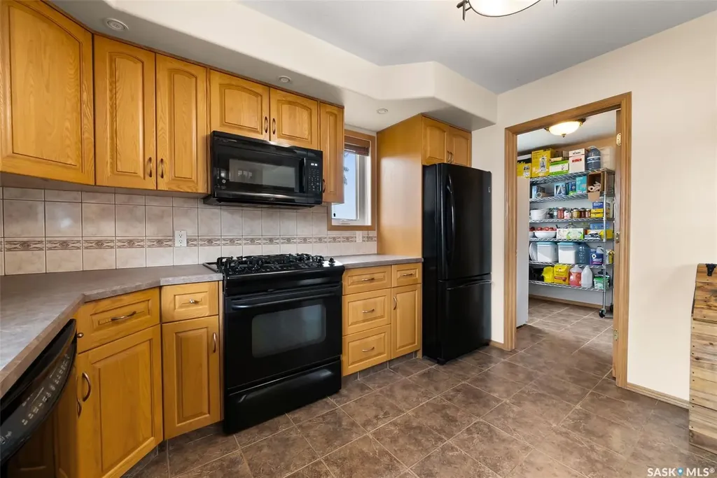 30 Larocque Estates Katepwa Beach SK S0G 1S0