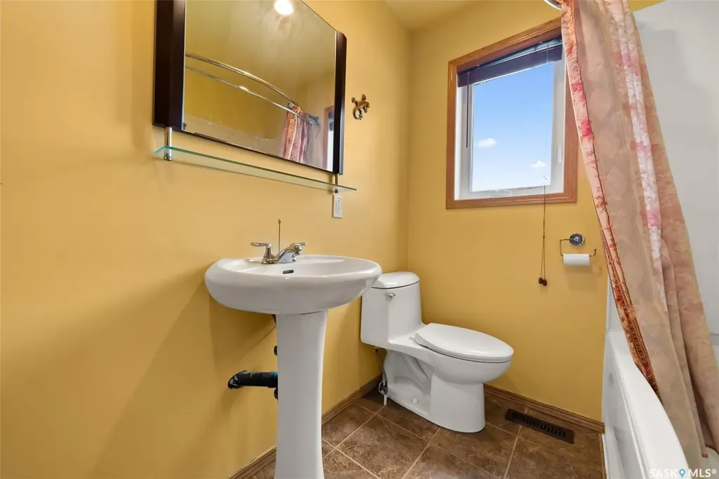 30 Larocque Estates Katepwa Beach SK S0G 1S0