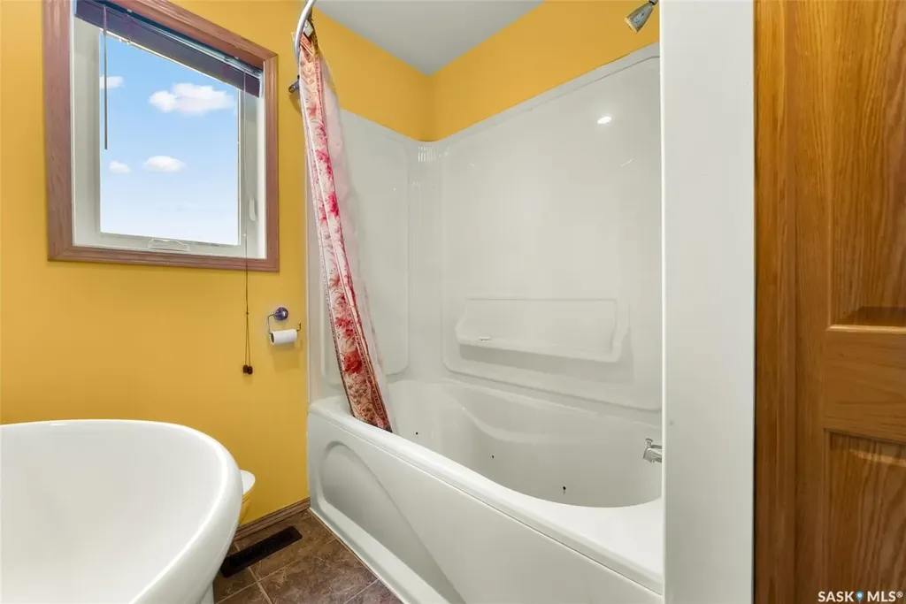 30 Larocque Estates Katepwa Beach SK S0G 1S0