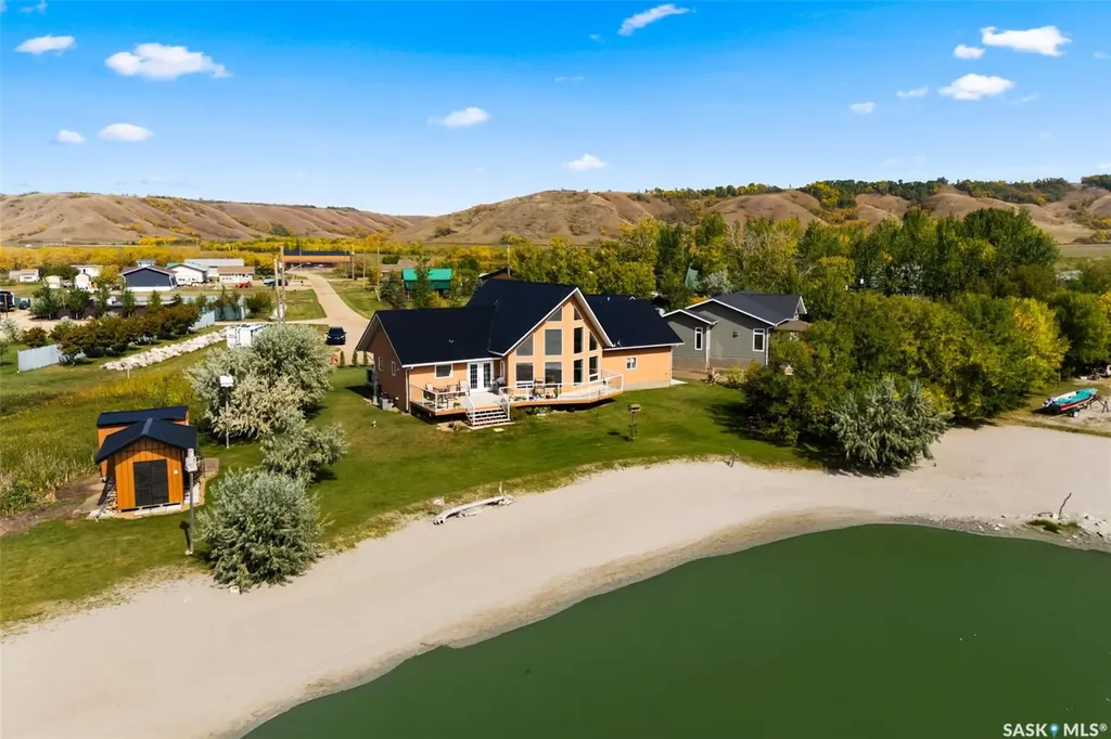 30 Larocque Estates Katepwa Beach SK S0G 1S0