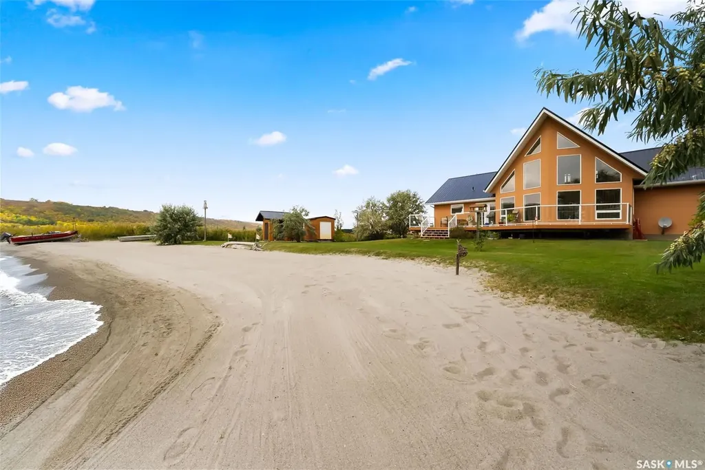 30 Larocque Estates Katepwa Beach SK S0G 1S0