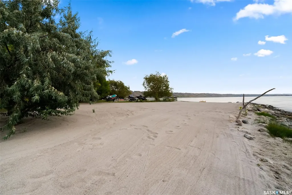 30 Larocque Estates Katepwa Beach SK S0G 1S0