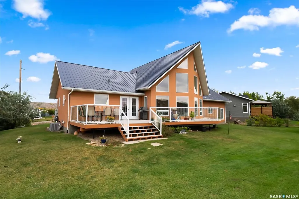 30 Larocque Estates Katepwa Beach SK S0G 1S0