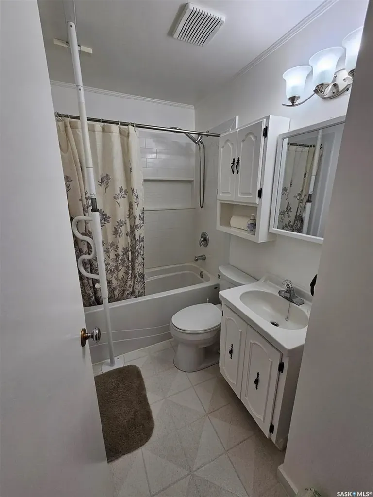 311 6th Street W Carlyle SK S0C 0R0