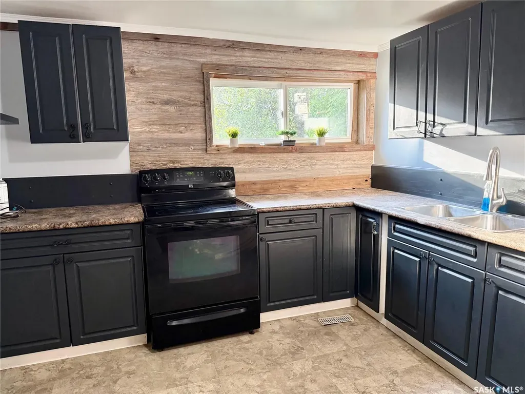 536 6th Street Humboldt SK S0K 2A0