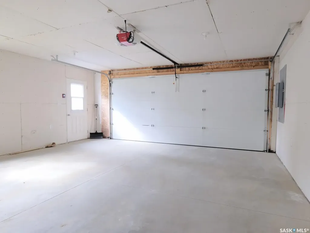 106 8th Avenue W Biggar SK S0K 0M0